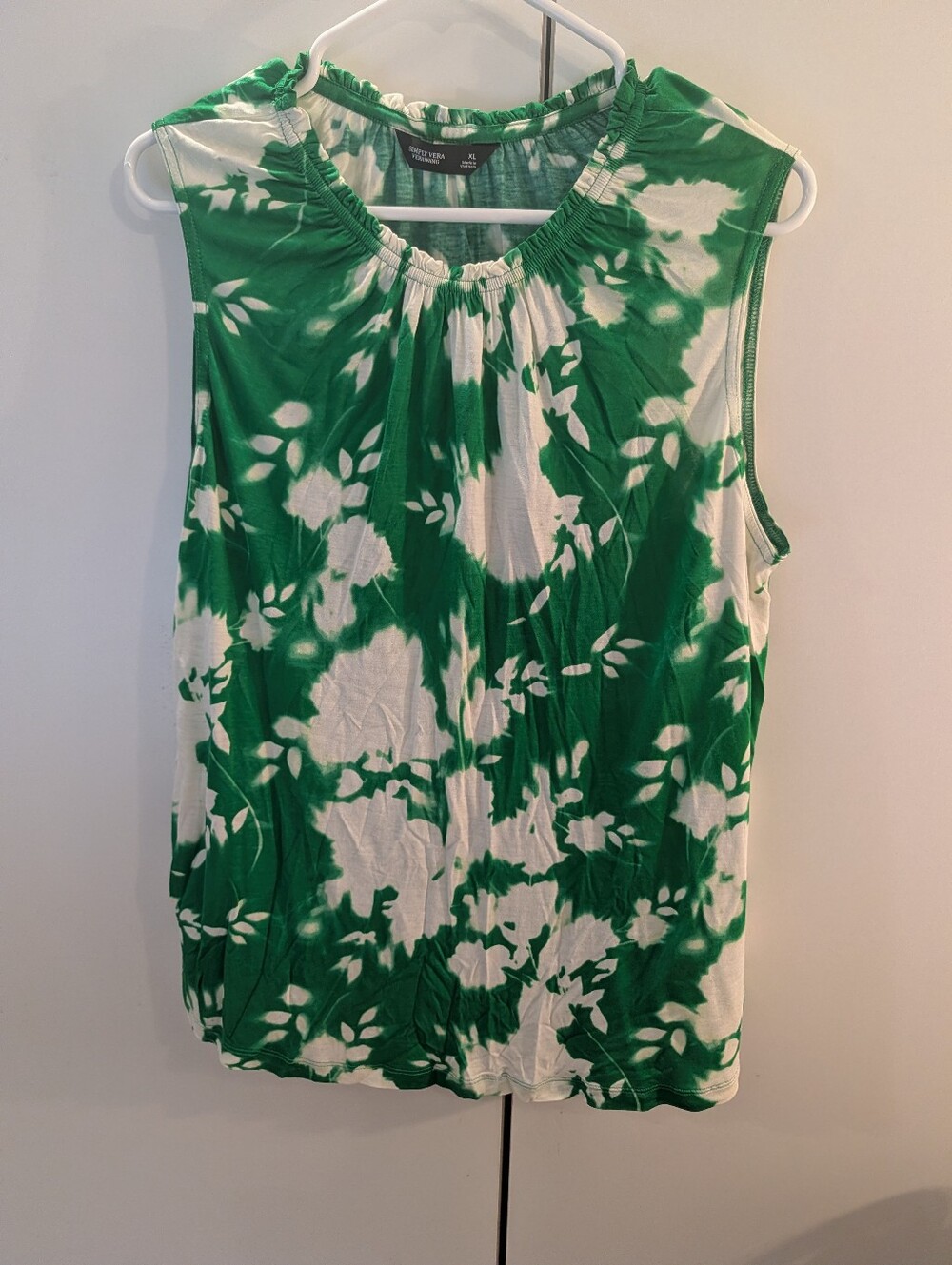 Simply Vera Wang Green and White Floral Tie-Dye Sleeveless Blouse